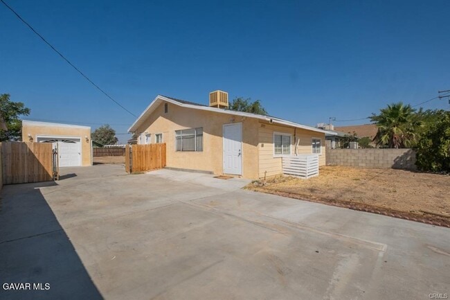 2725 Desert St in Rosamond, CA - Building Photo - Building Photo