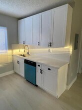 6375 W 27th Way in Hialeah, FL - Building Photo - Building Photo