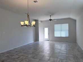 605 Elm Green St in Hutto, TX - Building Photo - Building Photo