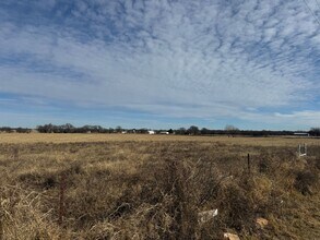 211 Walker Ln in Millsap, TX - Building Photo - Building Photo