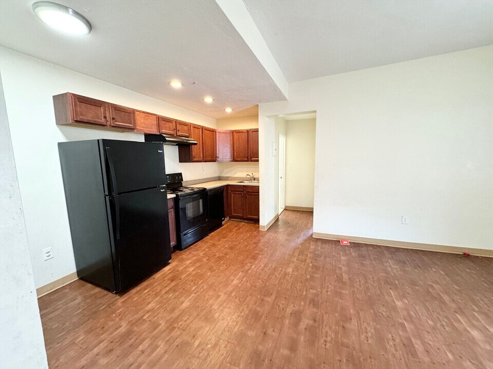 13 Ruggles St in Boston, MA - Building Photo