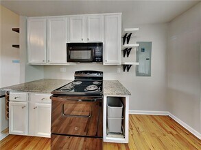 1501 Stone Gate Ln SE in Atlanta, GA - Foto de edificio - Building Photo