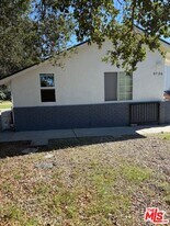 9736 Tujunga Canyon Pl in Los Angeles, CA - Building Photo