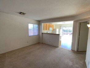10279 Falling Needle Ave in Las Vegas, NV - Building Photo - Building Photo