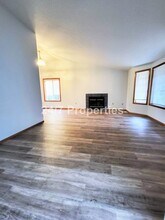 7166 SE Frances St in Hillsboro, OR - Building Photo - Building Photo