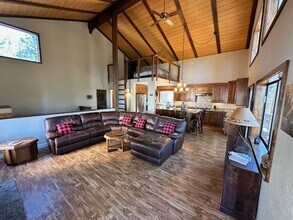 1236 Timber Ln in South Lake Tahoe, CA - Building Photo - Building Photo