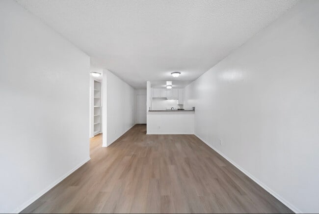 1008 Rosemont Ave in Los Angeles, CA - Building Photo - Building Photo