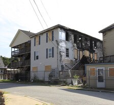 29-31 Cross Pl in Northbridge, MA - Building Photo