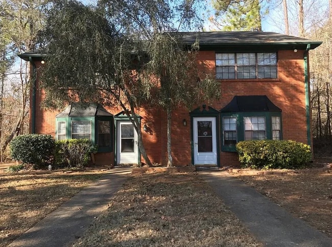 property at 1945 Patterson Cir