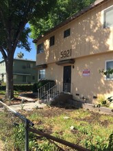 5921 Cahuenga Blvd in Los Angeles, CA - Building Photo - Building Photo