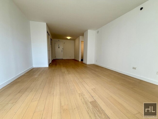 East 39th Street, Unit 15B in New York, NY - Building Photo - Building Photo