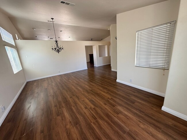 21158 Champanel Rd in Apple Valley, CA - Building Photo - Building Photo