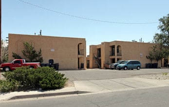 304-308 Pennsylvania St NE in Albuquerque, NM - Foto de edificio - Building Photo