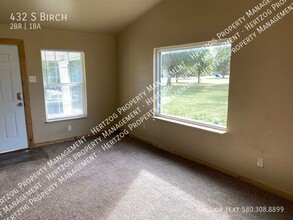 432 S Birch St in Ponca City, OK - Building Photo - Building Photo