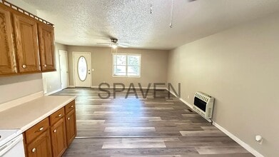 311 Hillcrest Ln in Big Sandy, TN - Foto de edificio - Building Photo