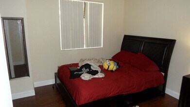 3884 NW 90th Ave in Sunrise, FL - Foto de edificio - Building Photo