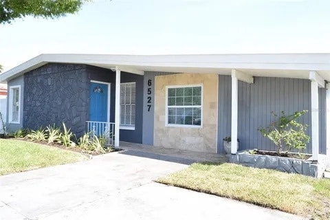 6527 S West Shore Cir in Tampa, FL - Building Photo - Building Photo