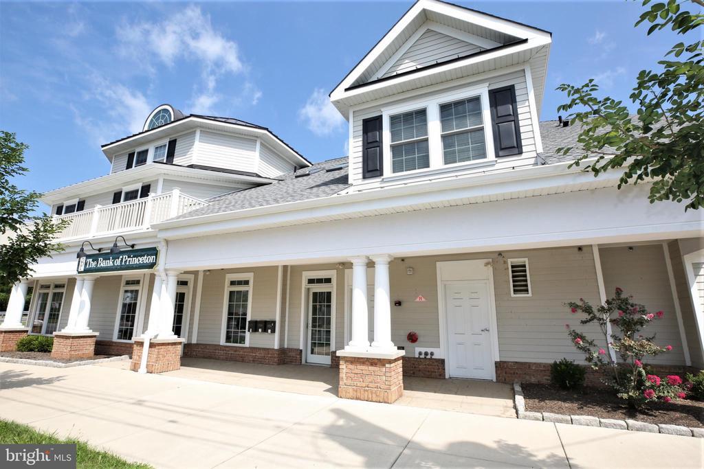 11 Cranbury Rd in West Windsor Township, NJ - Building Photo