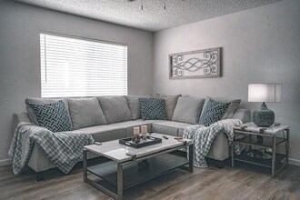 1419 Jefferson St in Bakersfield, CA - Foto de edificio - Floor Plan