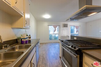 1118 Waterloo St in Los Angeles, CA - Building Photo - Building Photo