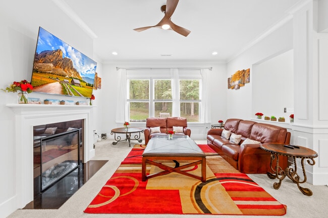 Room in House on Grace Ln, Unit Q-2133 in Charlotte, NC - Foto de edificio - Building Photo