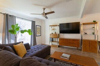 1623 Hanging Cliff Dr in Dallas, TX - Building Photo - Building Photo