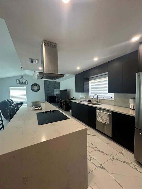 4205 NW 69th Terrace in Coral Springs, FL - Building Photo