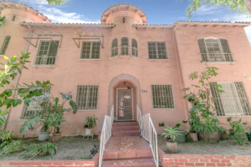 366 N Sierra Bonita Ave in Los Angeles, CA - Building Photo
