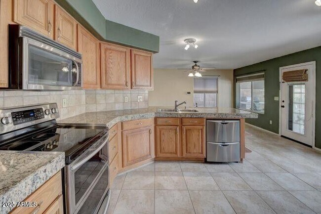 4114 E Desert Marigold Dr in Cave Creek, AZ - Building Photo - Building Photo