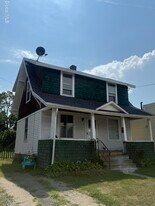2228 Guilderland Ave in Schenectady, NY - Building Photo