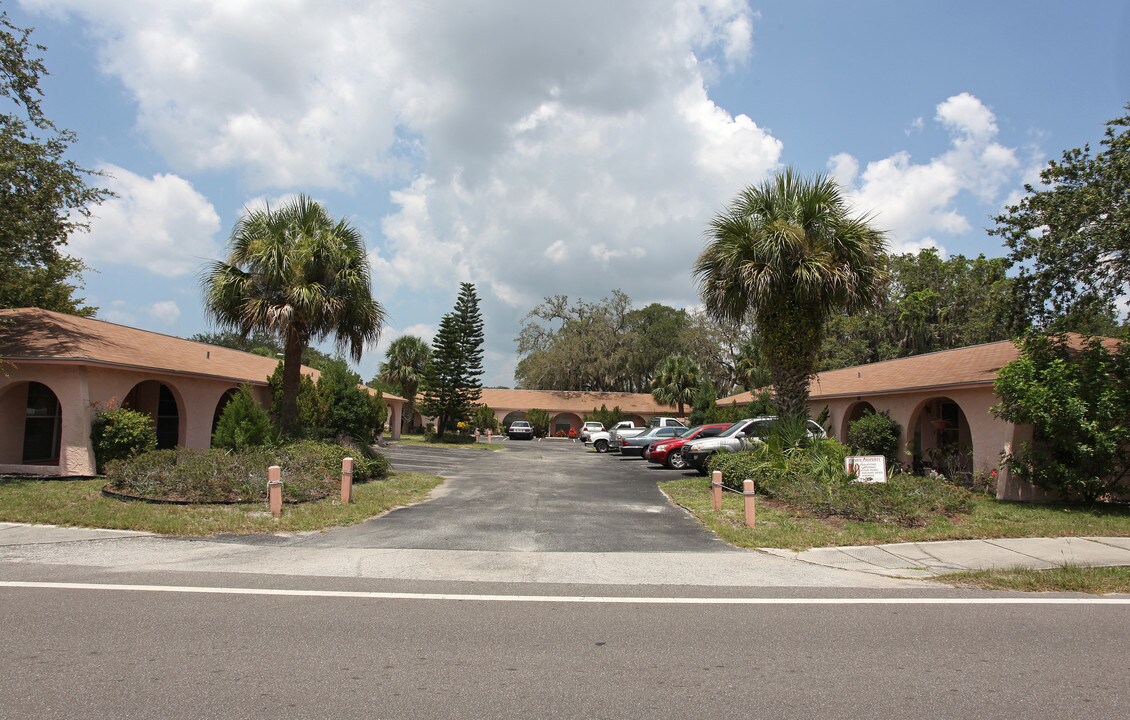 5913 Gulf Dr in New Port Richey, FL - Building Photo