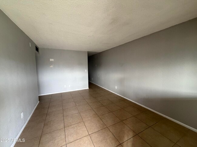 8316 N 60th Ave in Glendale, AZ - Building Photo - Building Photo