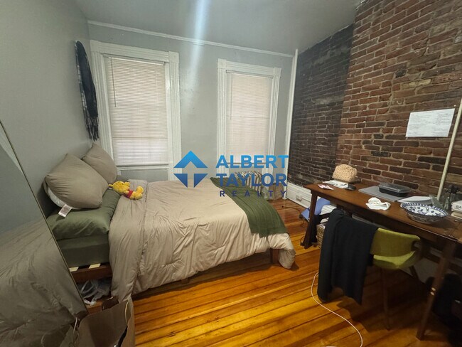 5 Champney Pl, Unit 1 in Boston, MA - Building Photo - Building Photo