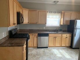 527 Ashmont St in Boston, MA - Building Photo