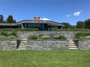5 Longview Rd in Westport, CT - Building Photo - Building Photo