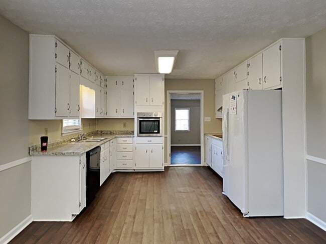 1211 Eli Ln in Lawrenceville, GA - Foto de edificio - Building Photo