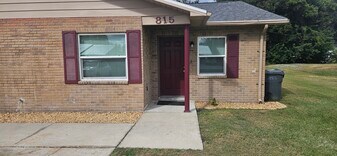 815 Trina Ln, Unit 815 in Lakeland, FL - Building Photo