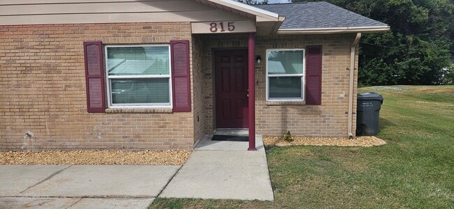 815 Trina Ln, Unit 815