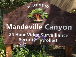 3463 Mandeville Canyon Rd in Los Angeles, CA - Building Photo - Building Photo