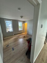 111 Ennell St, Unit Ennell in Lowell, MA - Building Photo