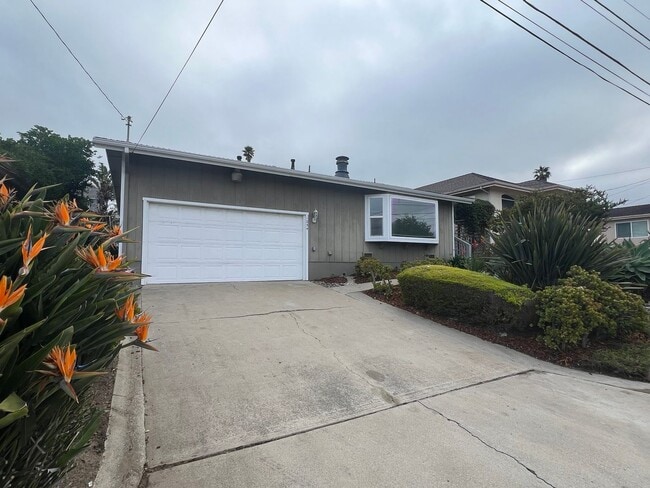 1234 Bolton Dr in Morro Bay, CA - Building Photo - Building Photo