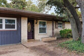 8806 Fox Hollow Dr in Waco, TX - Building Photo - Building Photo