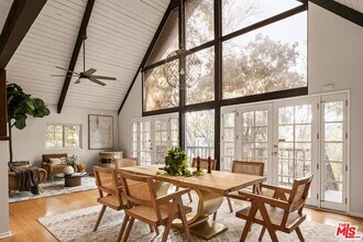 20500 Paradise Ln in Topanga, CA - Building Photo - Building Photo