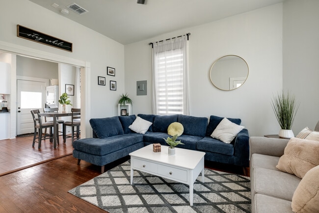 property at 732 Lamar St