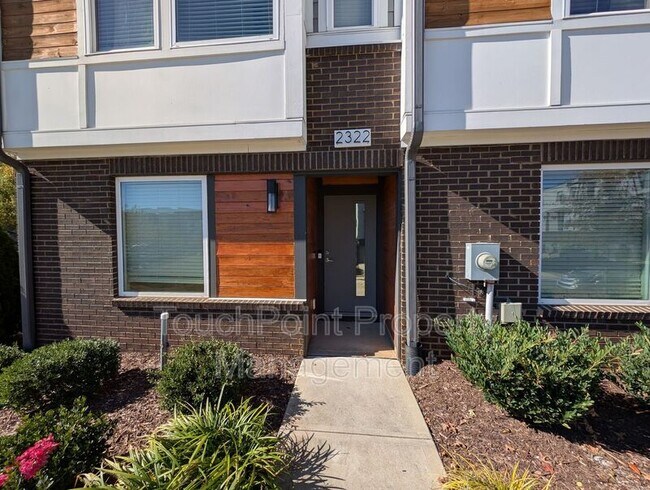 2322 Elizabeth Ml Pl in Charlotte, NC - Building Photo - Building Photo