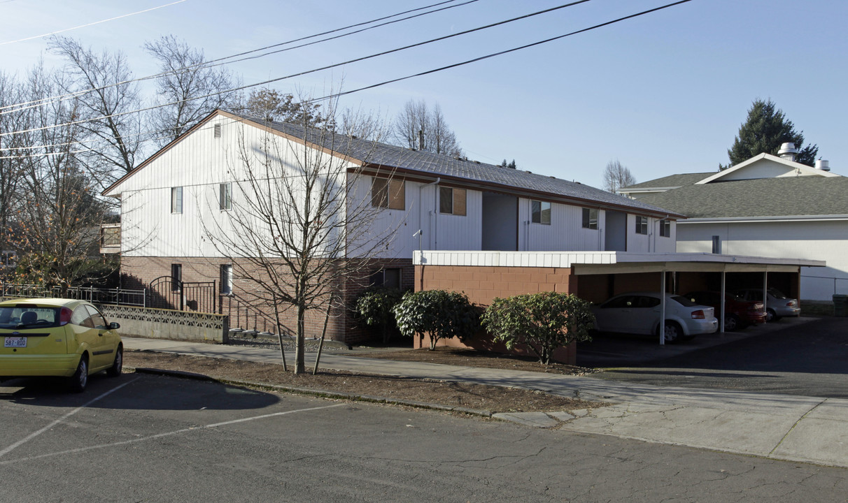 400 Mcloughlin Blvd in Vancouver, WA - Building Photo