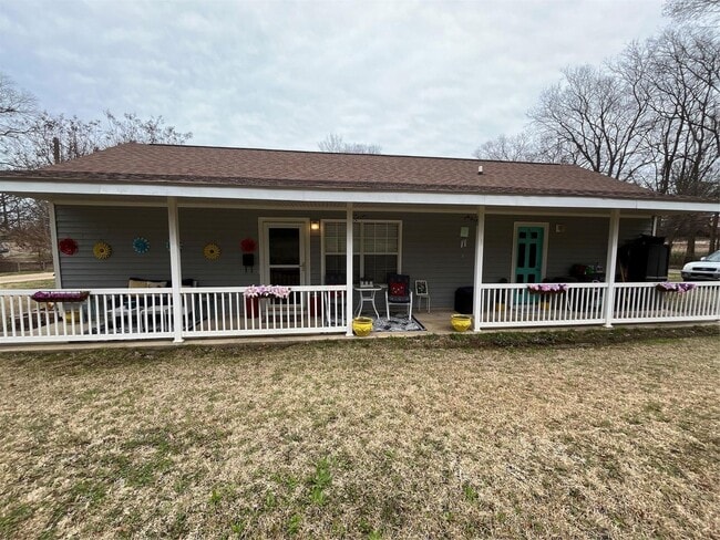 property at 1613 Clay St