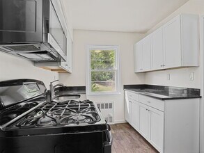 262 Glenbrook Rd in Stamford, CT - Building Photo - Building Photo