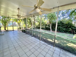 8189 Sandpiper Rd-Unit -3 in Ft. Myers, FL - Building Photo - Building Photo
