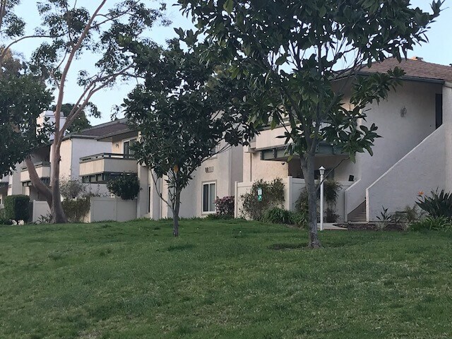 8779 Gilman Dr in San Diego, CA - Building Photo